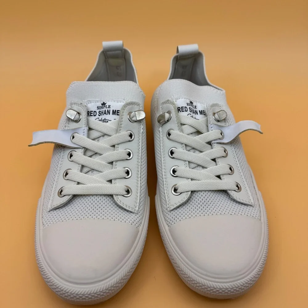 Simple Red Shan Mei White‎ Knit Slip On Women's Sneakers Size US 8 Casual Shoe